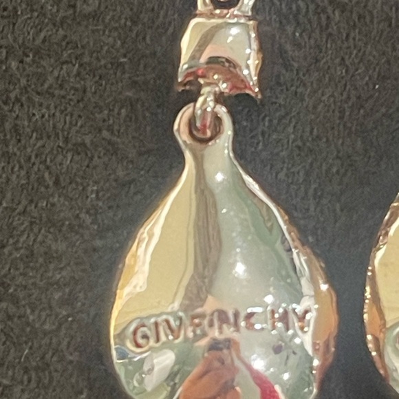 ❤️🎁Givenchy Drop Earrings!!! - Picture 5 of 5